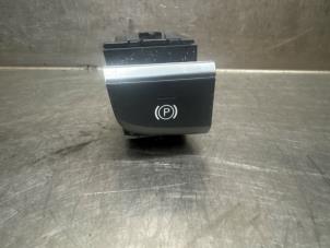 Gebruikte Handrem schakelaar Audi RS 3 Sportback (8VA/8VF) 2.5 TFSI 20V Quattro Prijs € 20,00 Margeregeling aangeboden door Verhoef Cars & Parts