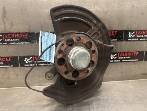 Gebruikte Fusee links-voor Mercedes CLA (117.3) 1.6 CLA-180 16V Prijs € 125,00 Margeregeling aangeboden door Verhoef Cars & Parts