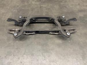 Gebruikte Achterbrug Mercedes CLA (117.3) 1.6 CLA-180 16V Prijs € 200,00 Margeregeling aangeboden door Verhoef Cars & Parts