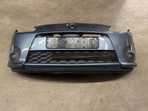 Gebruikte Voorbumper Renault Twingo II (CN) 1.2 16V Prijs € 325,00 Margeregeling aangeboden door Verhoef Cars & Parts