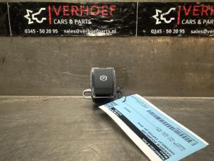 Gebruikte Schakelaar handrem Chevrolet Captiva (C140) 2.2 D 16V 4x4 Prijs op aanvraag aangeboden door Verhoef Cars & Parts