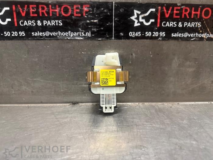 Gebruikte Regensensor Mercedes C Estate (S205) C-180 1.5 EQ Boost Prijs € 25,00 Margeregeling aangeboden door Verhoef Cars & Parts