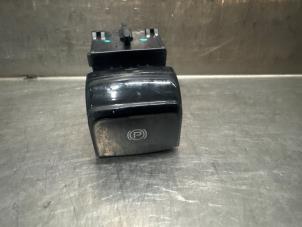 Gebruikte Schakelaar handrem Maserati Grecale 2.0 GT MHEV Q4 16V Prijs op aanvraag aangeboden door Verhoef Cars & Parts