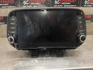 Gebruikte Display Multi Media regelunit Hyundai Tucson (TL) 1.6 T-GDi 16V 2WD Prijs € 1.000,00 Margeregeling aangeboden door Verhoef Cars & Parts