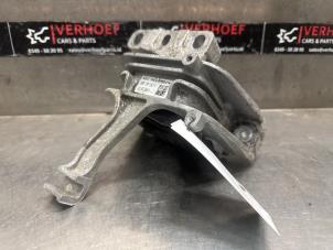 Gebruikte Motorrubber Volkswagen Polo VI (AW1) 1.0 MPI 12V Prijs € 35,00 Margeregeling aangeboden door Verhoef Cars & Parts