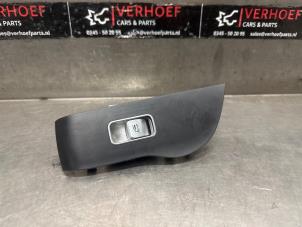 Gebruikte Raam schakelaar elektrisch Mercedes GLE Coupe (C167) 350 e 2.0 16V 4-Matic Prijs € 25,00 Margeregeling aangeboden door Verhoef Cars & Parts