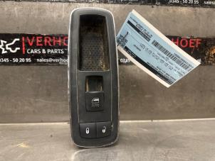 Gebruikte Elektrisch Raam Schakelaar Dodge 1500 Crew Cab (DS) 5.7 Hemi V8 Prijs op aanvraag aangeboden door Verhoef Cars & Parts