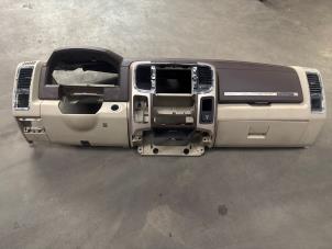 Gebruikte Dashboard Dodge 1500 Crew Cab (DS) 5.7 Hemi V8 Prijs op aanvraag aangeboden door Verhoef Cars & Parts