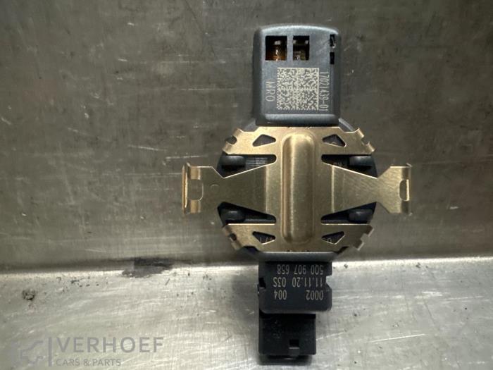 Gebruikte Regensensor Volkswagen Golf VIII (CD1) 1.4 GTE 16V Prijs € 75,00 Margeregeling aangeboden door Verhoef Cars & Parts