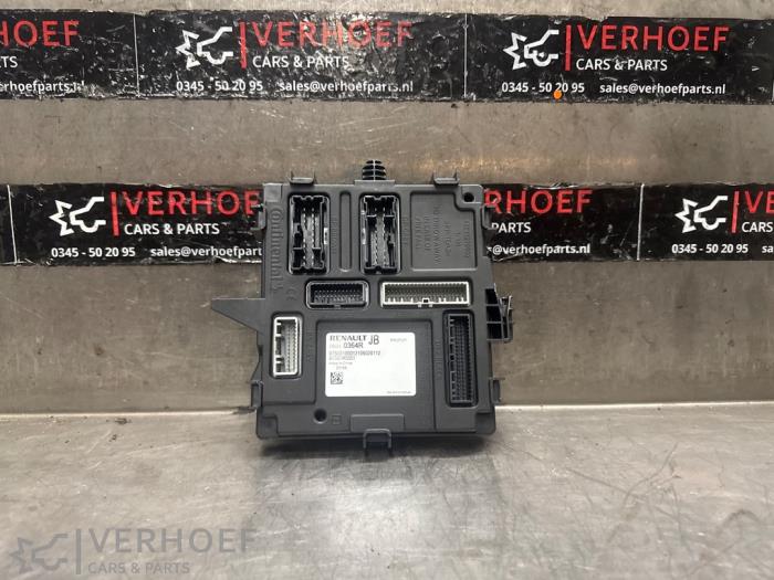Gebruikte Bodycontrol Module Renault Arkana (RJLL) 1.6 E-Tech 145 16V Prijs € 100,00 Margeregeling aangeboden door Verhoef Cars & Parts