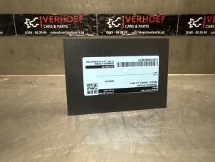 Gebruikte Draadloze oplader Renault Arkana (RJLL) 1.6 E-Tech 145 16V Prijs € 50,00 Margeregeling aangeboden door Verhoef Cars & Parts