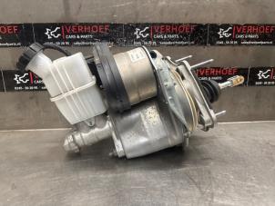 Gebruikte Rembol Renault Arkana (RJLL) 1.6 E-Tech 145 16V Prijs € 300,00 Margeregeling aangeboden door Verhoef Cars & Parts