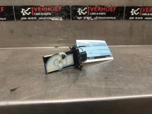 Gebruikte Luchthoeveelheidsmeter Renault Arkana (RJLL) 1.6 E-Tech 145 16V Prijs op aanvraag aangeboden door Verhoef Cars & Parts