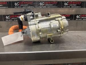 Gebruikte Pomp Airco Renault Arkana (RJLL) 1.6 E-Tech 145 16V Prijs € 350,00 Margeregeling aangeboden door Verhoef Cars & Parts