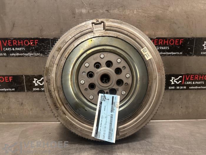 Gebruikte Vliegwiel Mercedes GLC (X253) 2.0 350 e 16V 4-Matic Prijs € 150,00 Margeregeling aangeboden door Verhoef Cars & Parts