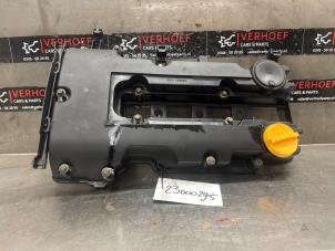 Gebruikte Kleppendeksel Opel Astra J (PC6/PD6/PE6/PF6) 1.4 16V ecoFLEX Prijs € 75,00 Margeregeling aangeboden door Verhoef Cars & Parts