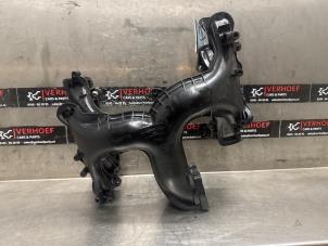 Gebruikte Inlaatspruitstuk Audi A4 Avant (B8) 3.0 TDI 245 V6 24V Quattro Prijs € 40,00 Margeregeling aangeboden door Verhoef Cars & Parts