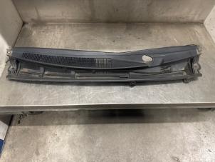 Gebruikte Paravent Toyota Yaris III (P13) 1.33 16V Dual VVT-I Prijs € 75,00 Margeregeling aangeboden door Verhoef Cars & Parts