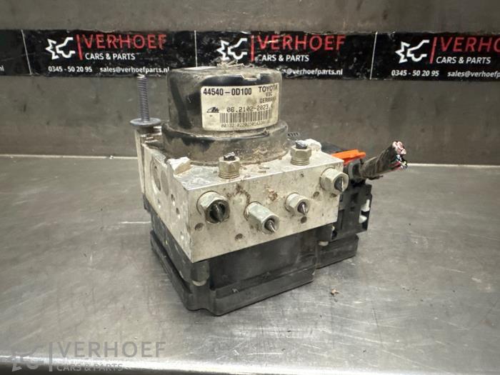 Gebruikte ABS Pomp Toyota Yaris III (P13) 1.33 16V Dual VVT-I Prijs € 75,00 Margeregeling aangeboden door Verhoef Cars & Parts