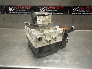 Gebruikte ABS Pomp Toyota Yaris III (P13) 1.33 16V Dual VVT-I Prijs € 75,00 Margeregeling aangeboden door Verhoef Cars & Parts