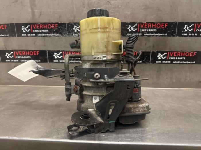 Stuurbekrachtiging Pomp van een Renault Trafic (1FL/2FL/3FL/4FL) 1.6 dCi 125 Twin Turbo 2018