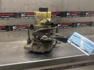 Gebruikte Stuurbekrachtiging Pomp Renault Trafic (1FL/2FL/3FL/4FL) 1.6 dCi 125 Twin Turbo Prijs € 363,00 Inclusief btw aangeboden door Verhoef Cars & Parts