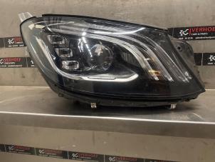 Gebruikte Koplamp rechts Mercedes S (222.0/222.1) 3.0 S-350d Prijs € 1.500,00 Margeregeling aangeboden door Verhoef Cars & Parts