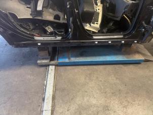 Gebruikte Dorpel rechts Mercedes S (222.0/222.1) 3.0 S-350d Prijs op aanvraag aangeboden door Verhoef Cars & Parts