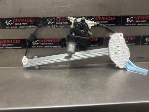 Gebruikte Ruitmechaniek 4Deurs links-voor Kia Picanto (JA) 1.0 T-GDI 12V Prijs € 50,00 Margeregeling aangeboden door Verhoef Cars & Parts