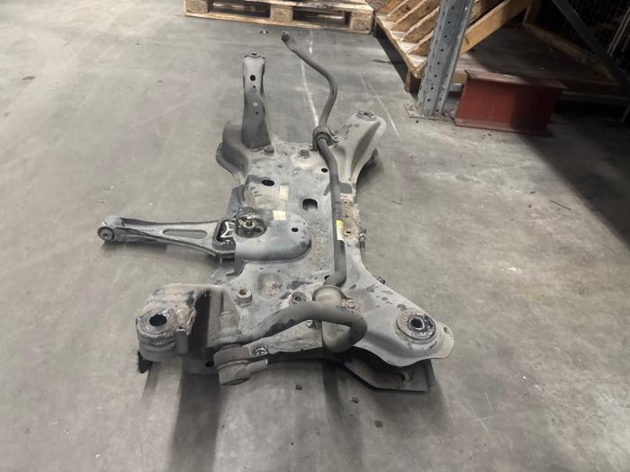 Subframe van een Ford Transit Custom 2.0 TDCi 16V Eco Blue 105 2020