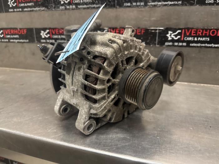 Dynamo van een Ford Transit Custom 2.0 TDCi 16V Eco Blue 105 2020