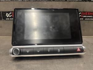 Gebruikte Display Multi Media regelunit Citroen C4 Cactus (0B/0P) 1.2 PureTech 82 12V Prijs € 225,00 Margeregeling aangeboden door Verhoef Cars & Parts