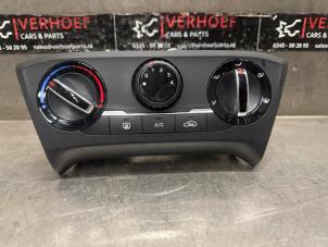 Gebruikte Chaufage Bedieningspaneel Hyundai i20 (GBB) 1.0 T-GDI 100 12V Prijs € 45,00 Margeregeling aangeboden door Verhoef Cars & Parts