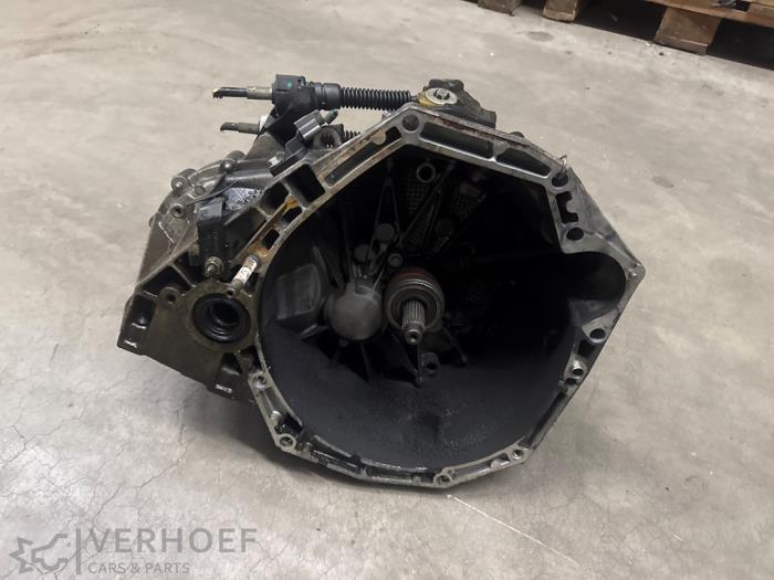 Gebruikte Versnellingsbak Renault Megane III Grandtour (KZ) 1.5 dCi 110 Prijs € 250,00 Margeregeling aangeboden door Verhoef Cars & Parts