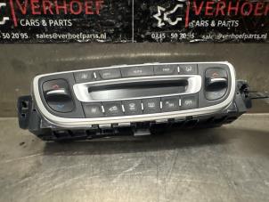 Gebruikte Kachel Bedieningspaneel Renault Megane III Grandtour (KZ) 1.5 dCi 110 Prijs € 35,00 Margeregeling aangeboden door Verhoef Cars & Parts