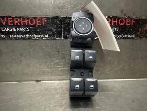 Gebruikte Schakelblok ruiten Ford Focus 4 1.5 EcoBoost 12V 150 Prijs € 45,00 Margeregeling aangeboden door Verhoef Cars & Parts