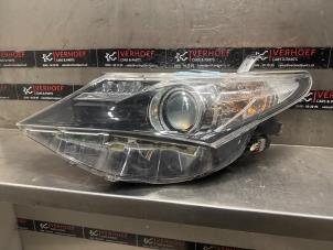 Gebruikte Koplamp links Toyota Auris (E18) 1.8 16V Hybrid Prijs € 350,00 Margeregeling aangeboden door Verhoef Cars & Parts