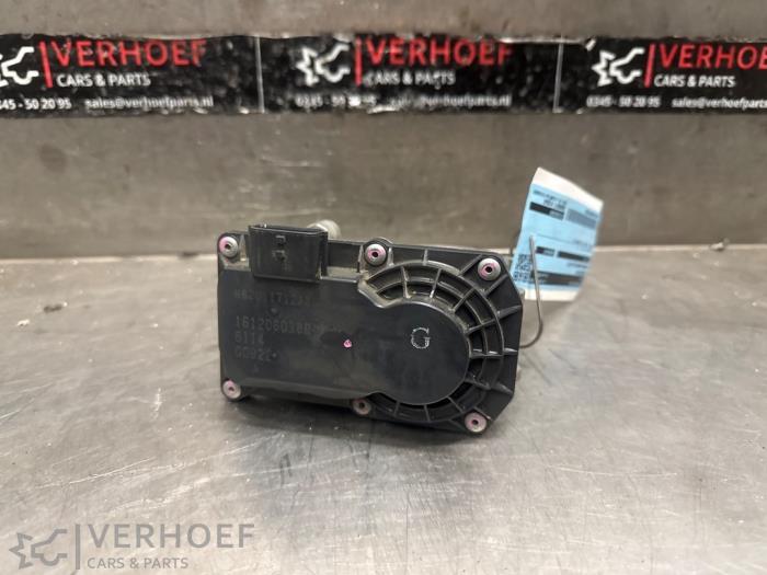 Gebruikte Gasklephuis Nissan Qashqai (J11) 1.2 DIG-T 16V Prijs € 30,00 Margeregeling aangeboden door Verhoef Cars & Parts