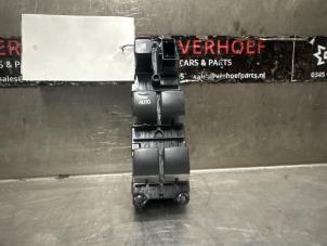 Gebruikte Combischakelaar ramen Mitsubishi Space Star (A0) 1.0 12V Prijs op aanvraag aangeboden door Verhoef Cars & Parts