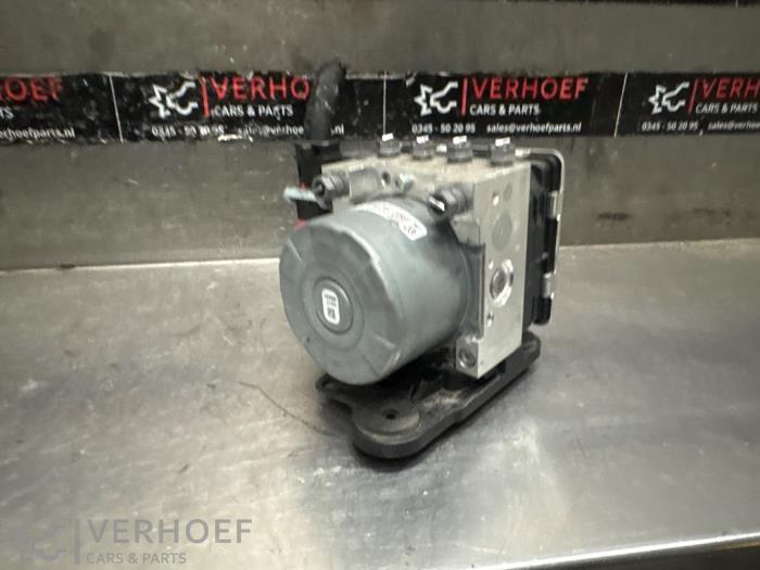 Gebruikte ABS Pomp Volkswagen T-Roc I 1.5 TSI 16V Prijs € 100,00 Margeregeling aangeboden door Verhoef Cars & Parts