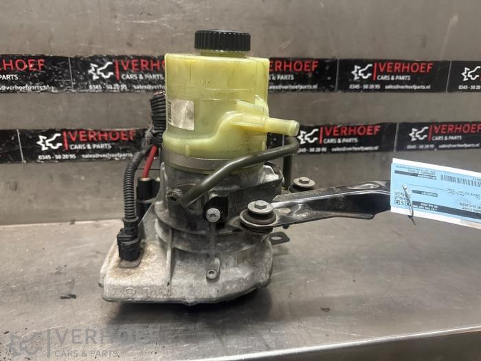 Gebruikte Servopomp Nissan Primastar 2.0 dCi 130 Prijs op aanvraag aangeboden door Verhoef Cars & Parts