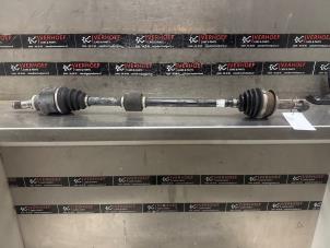 Gebruikte Aandrijfas rechts-voor Toyota Yaris III (P13) 1.5 16V Hybrid Prijs € 125,00 Margeregeling aangeboden door Verhoef Cars & Parts