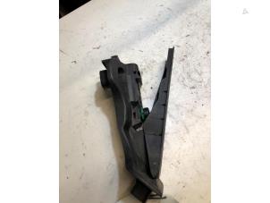 Gebruikte Gaspedaalpositie Sensor Volkswagen Passat Variant (3C5) 2.0 TDI 16V 140 Prijs op aanvraag aangeboden door Verhoef Cars & Parts