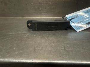 Gebruikte Keyless entry antenne Mercedes S (222.0/222.1) 4.0 S-560 V8 Turbo Prijs € 15,00 Margeregeling aangeboden door Verhoef Cars & Parts