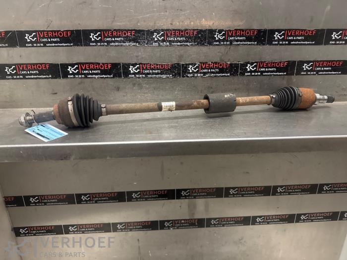 Gebruikte Aandrijfas rechts-voor Ford Fiesta 7 1.1 Ti-VCT 12V 70 Prijs € 150,00 Margeregeling aangeboden door Verhoef Cars & Parts