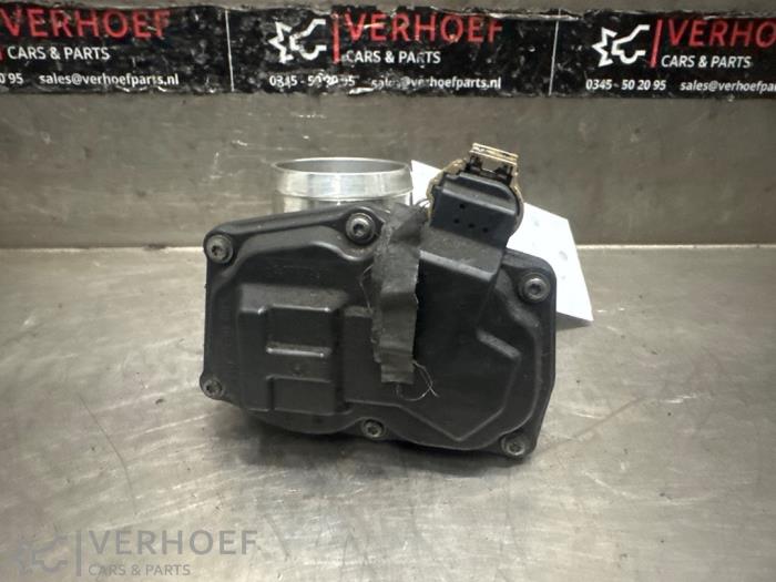 Gebruikte Gasklephuis Ford Fiesta 7 1.1 Ti-VCT 12V 70 Prijs € 50,00 Margeregeling aangeboden door Verhoef Cars & Parts