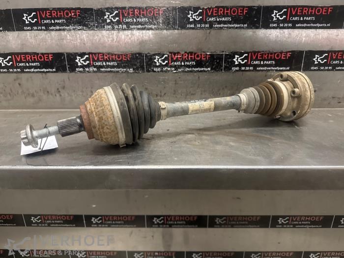 Gebruikte Aandrijfas links-voor Volkswagen Caddy Cargo V (SBA/SBH) 2.0 TDI BlueMotionTechnology Prijs € 90,75 Inclusief btw aangeboden door Verhoef Cars & Parts