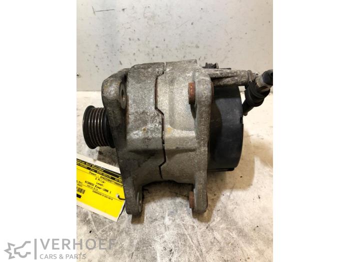 Gebruikte Dynamo Volkswagen Polo III (6N1) 1.6i 75 Prijs € 35,00 Margeregeling aangeboden door Verhoef Cars & Parts
