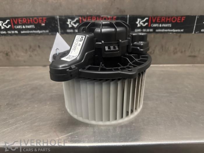 Gebruikte Blower Hyundai Ioniq 1.6 GDI 16V Hybrid Prijs € 125,00 Margeregeling aangeboden door Verhoef Cars & Parts