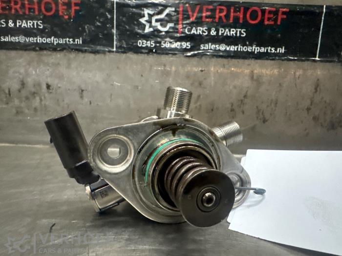 Gebruikte Hogedrukpomp Mercedes C Estate (S205) C-180 1.5 EQ Boost Prijs € 125,00 Margeregeling aangeboden door Verhoef Cars & Parts